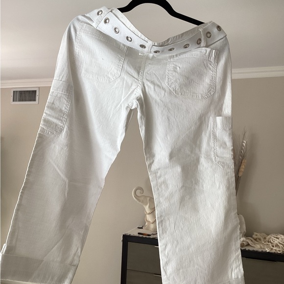 🌹Cutest white cropped belted pants🌹 - Picture 2 of 6